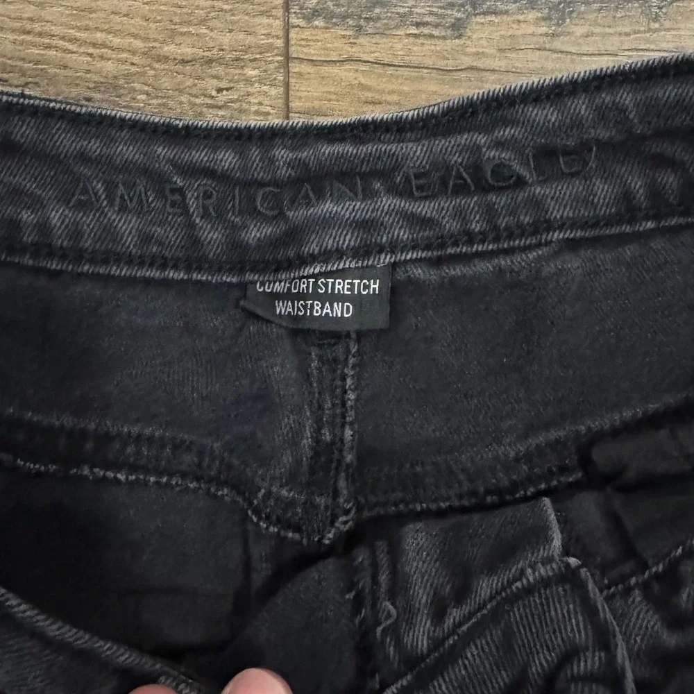 American Eagle Black Distressed Jeans 4 Stretch High Rise Straight Mom Raw Hem